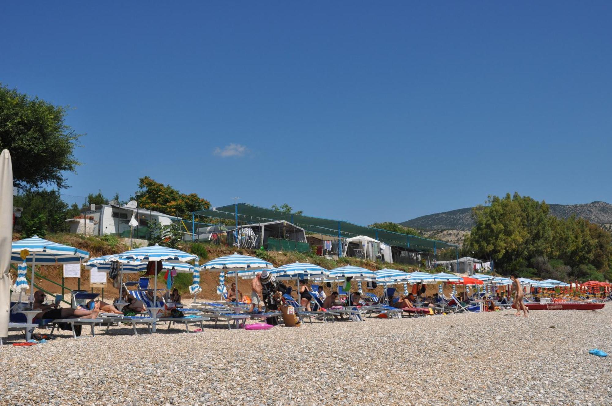 Mattinata Camping Bagian luar foto